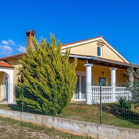 Casa Vesna 펜션 Ližnjan